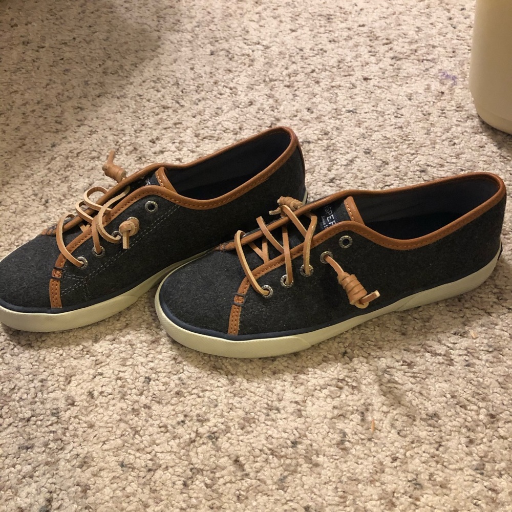 Sperry’s - Like New - Size 6